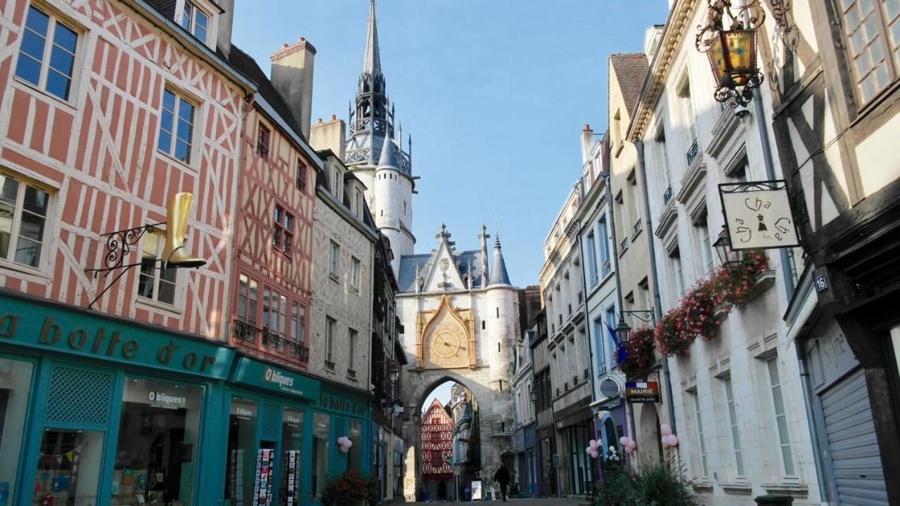 Charme Plein Coeur Auxerre - Parking Prive Apartment Bagian luar foto