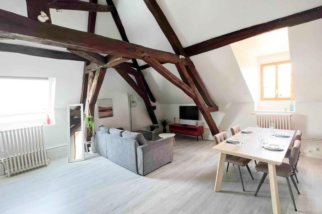 Charme Plein Coeur Auxerre - Parking Prive Apartment Bagian luar foto